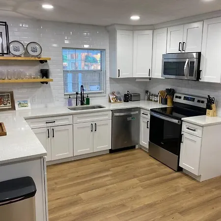 Relax In Style At Our 3Br 2Ba Retreat With Private Pool, Game Room, Fire Pit, Yoga